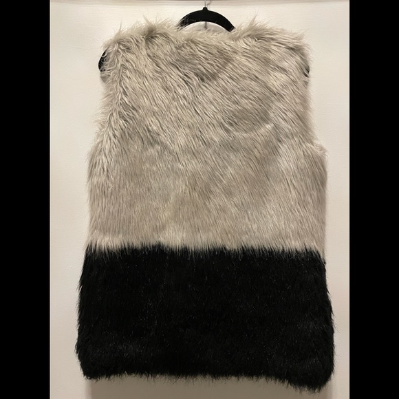 Kenneth Cole Faux Fur Vest - Picture 3 of 4